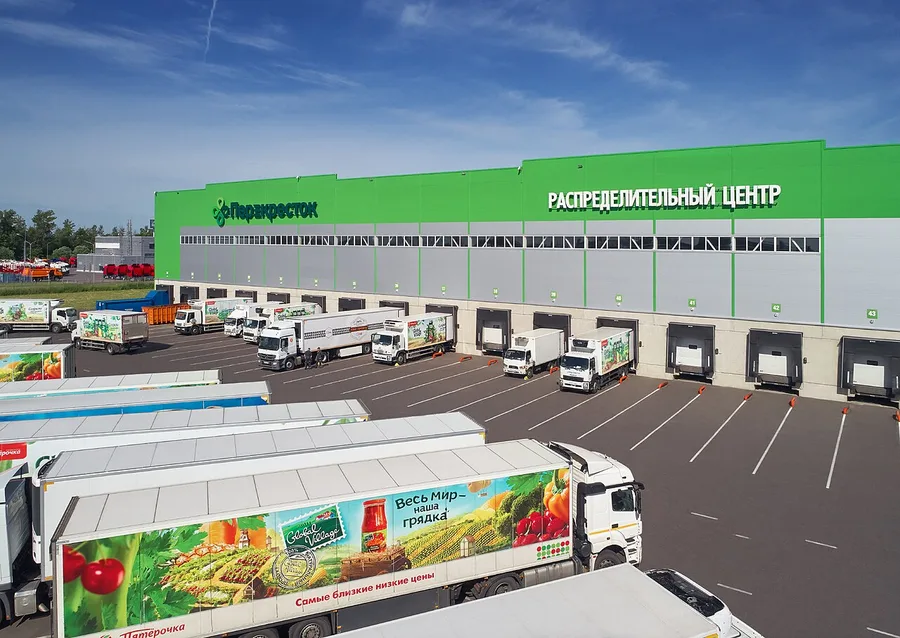 Распределительный центр с погрузочными доками